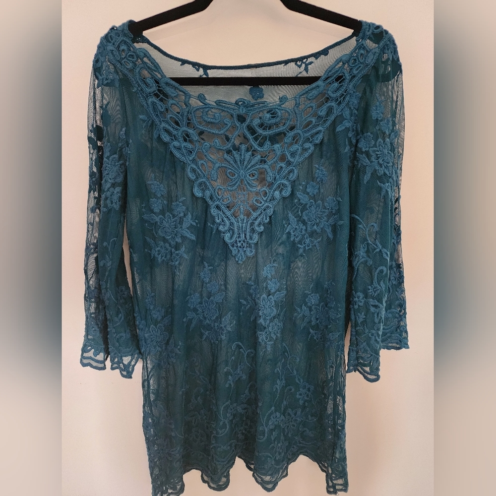 Beautiful turquoise/green embroidered lace tunic top